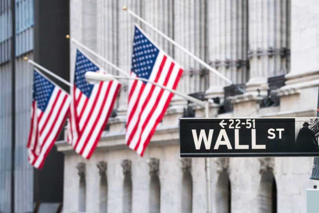 Wall Street in Lower Manhattan, New York City, USA