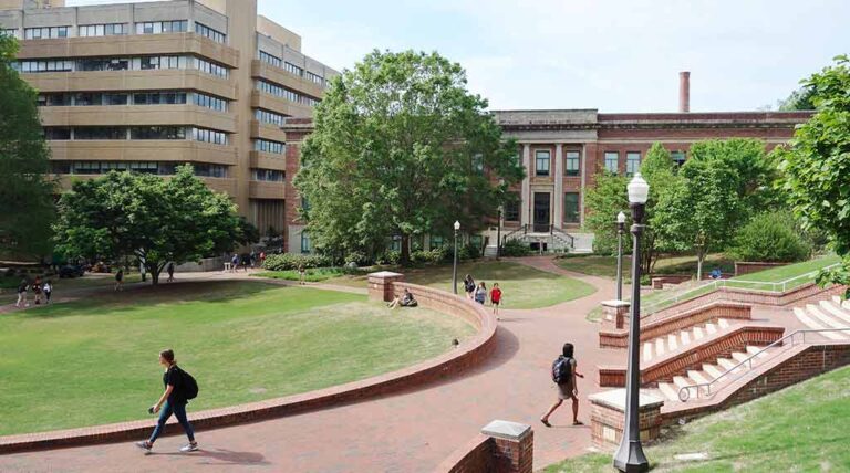 AdobeStock_284364895